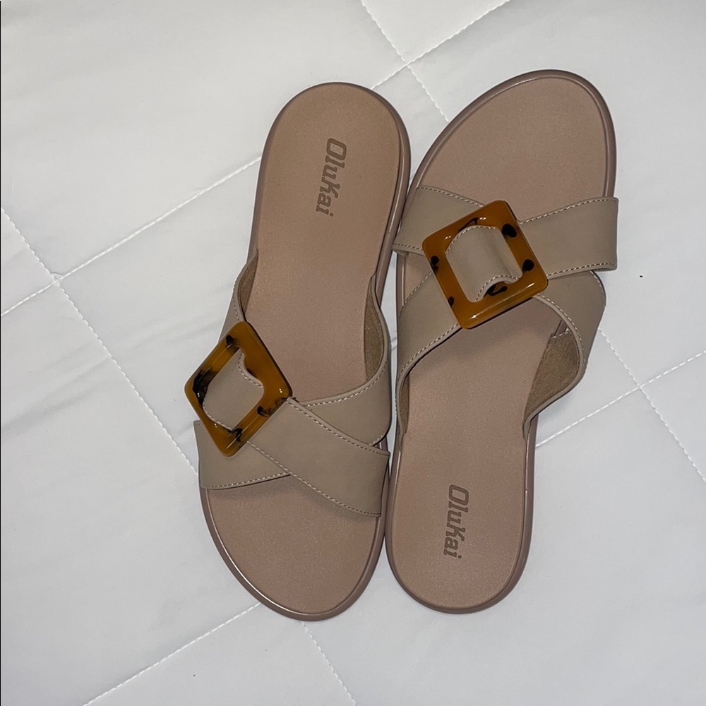OluKai Tan Minimalist Sandals with Leather Straps